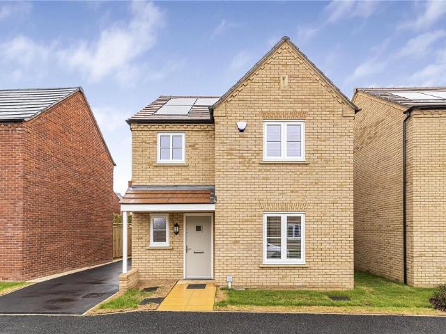 Sarll Way, Huntingdon PE28 3 bed detached house to rent £1,700 pcm £392 pw