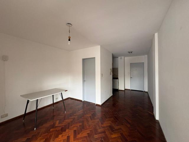 Sarmiento 846 04 – Alquiler