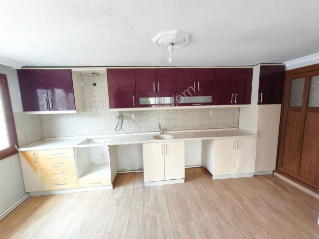Sarnıç Hürriyet Mahallesi Kapalı Teraslı Geniş Kiralık 2+1 Daire