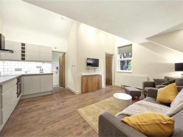 Sarnesfield Road, Enfield EN2 1 bed apartment to rent £1,550 pcm £358 pw