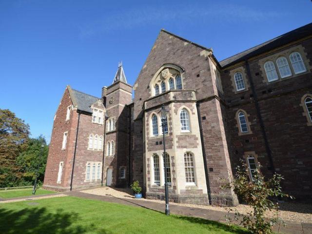 Sarno Square, Abergavenny 2 bed apartment to rent £1,030 pcm £238 pw