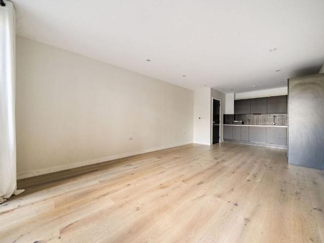 Sarsen House, Hanwell Square, Hanwell W7, 2 bed flat to rent, £2,600 pcm | PrimeLocation