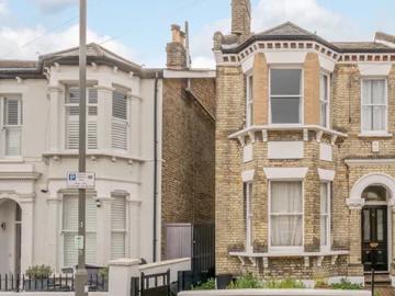 Sarsfeld Road, London, SW12 8HP, United Kingdom | 4 bed house for rent #115137053 | Rentberry