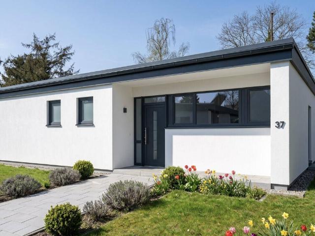 Sasel Ihr Zuhause nach Maß: Bungalow mit Ausbaukonzept auf idyllischem Grundstück in zweiter Reihe