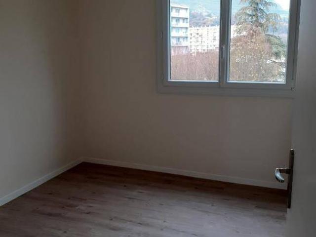 SASSENAGE 19 AVENUE DE ROMANS T3