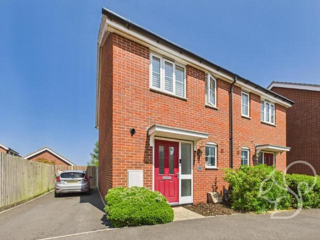Sassoon Crescent, Stowmarket 2 bed semi detached house to rent £1,200 pcm £277 pw