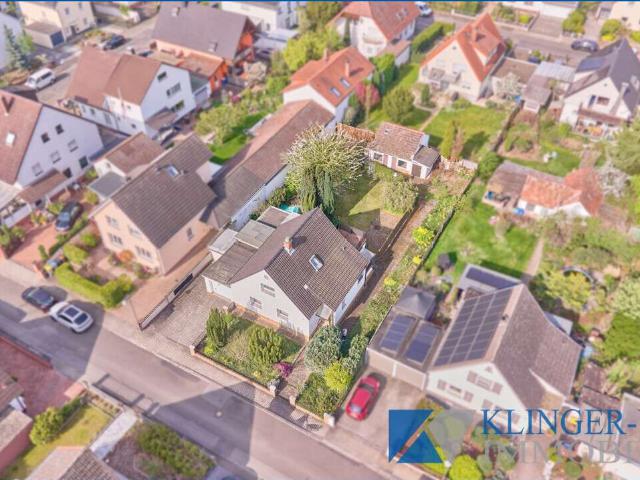 Satte 756 m² Süd Westlage * älteres Einfamilienhaus zum Neu Gestalten!