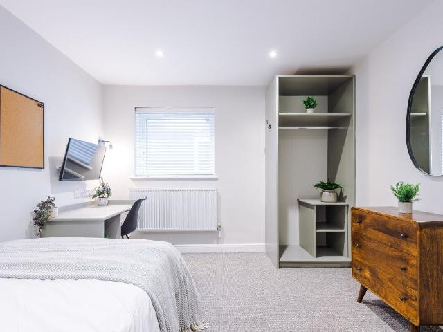 Saturn Grove, Salford M6, 1 bed terraced house to rent, £862 pppm | PrimeLocation