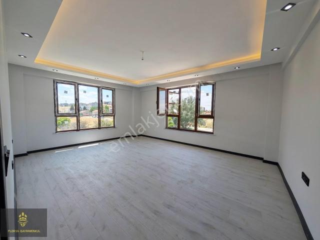 Satılık2+1 Köşe Daire Özel Garajlı Arakat Park Karşısı