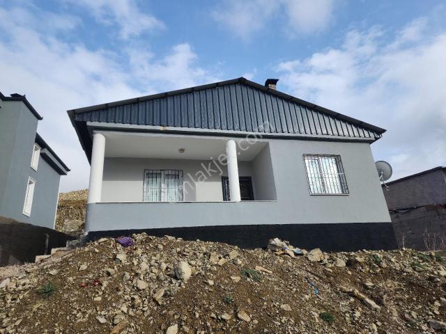 Satılık Müstakil Ev Niğde Çamardı Yeniköy De 380 M² Arsa İçerisinde 2+1