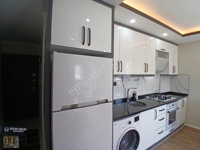 Satılık Merkezi Konumda Eşyalı 1+1 Daire