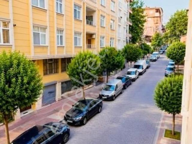 Satılık Çobançeşme Mithatpaşa Caddesinde Bakımlı 2+1 Daire