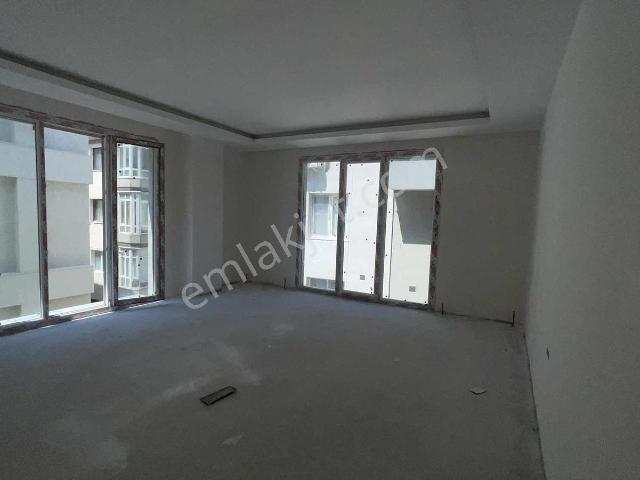 Satılık Avcılar Merkezde 3+1 Kapalı Otoparklı Daire