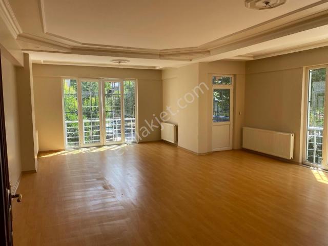 Satılık Avcılar'da Net 220 M² Daire