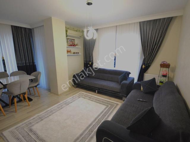 Satılık Arakat Daire 80 M2 İskanlı 2+1 Konumu Güzel Güney Cephe
