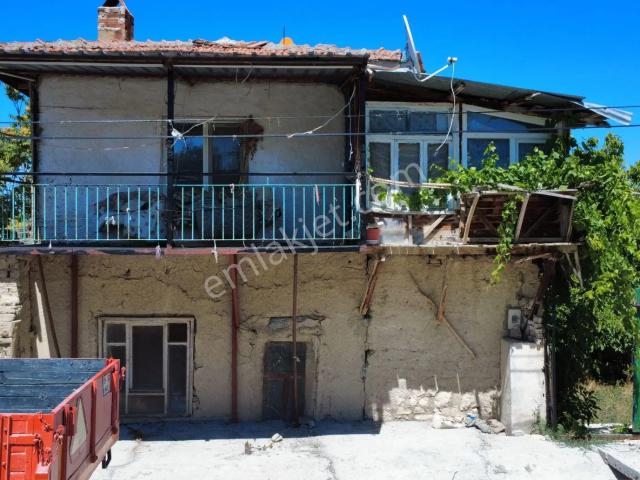 Satılık Bahçeli Köy Evi