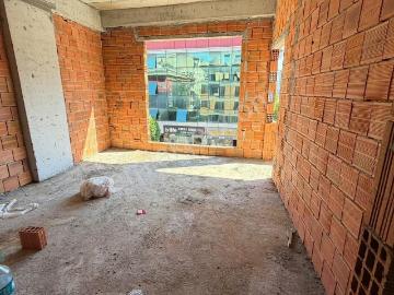 Satılık Cadde Üzerinde Asansörlü Daire