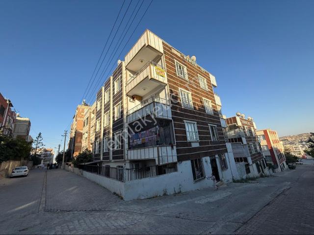 Satılık Doğal Gazlı Daire En Üst Kat Kçşe Başı