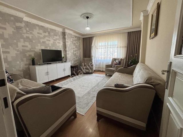 Satılık Eski Yapı Full Bakımlı 2+1 100m2 5.kat Güzel Konumda
