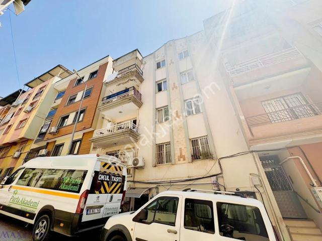 Buca Laleli'de Satılık Ara Kat 110 M² 3+1