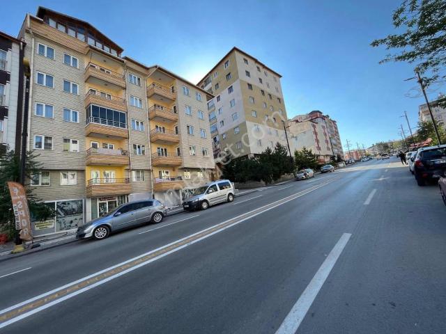 Satılık Şirinevler Kümbet Mev. Net 130 Metre² Ferah 3+1 Daire