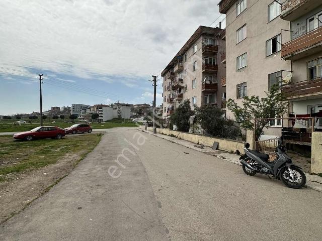 Satılık Şirinevler'de Bakımlı Uygun Ara Kat Daire