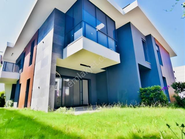 Satılık Kuşadası Marinada | Bahçeli 2+1 | Kapalı Otopark Daire
