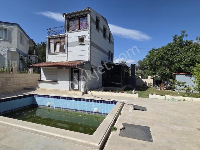 Satılık Karaova Mah Özel Havuzlu Dubleks+villa İmarlı Arsa