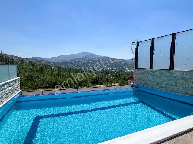 Satılık Lüks Villa