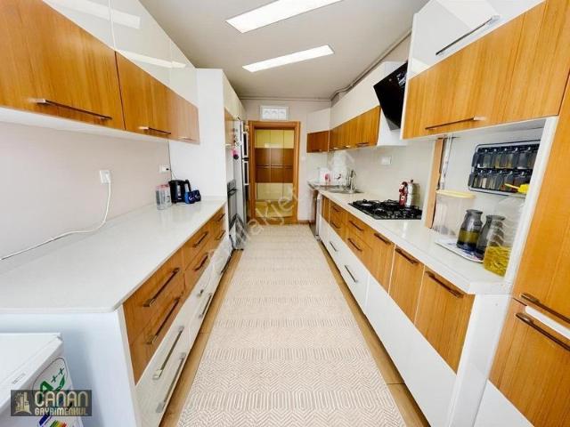 Satılık Pendik Merkez Komple Tadilatlı 3+1 Daire