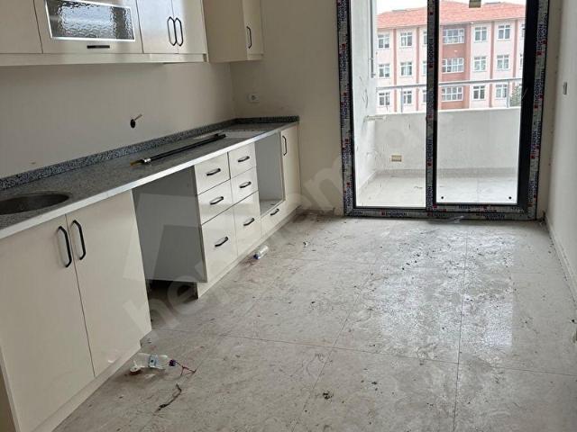 satılık sıfır 3+1 3cü kat anacaddeye bakan köşe daire
