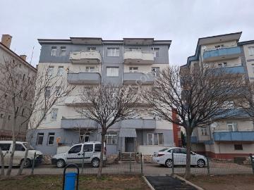 Satılık Selçuk Mahallesi'nde 5 Katlı Binanın 5 Katı 3+1 Bireysel Kombili