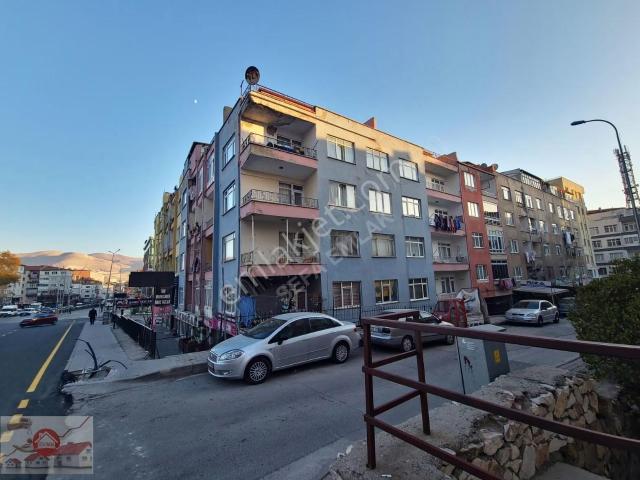 Satılık Sobalı 4+1 Daire Çarşı Merkezde Yatırımlık