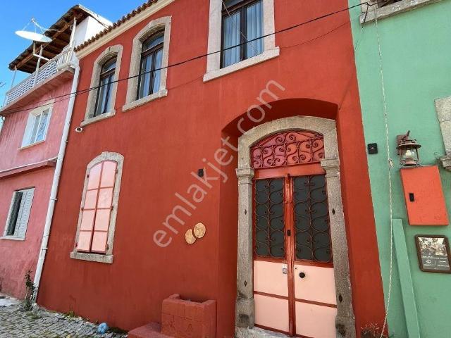 Satılık Tarihi Rum Evi 142 M² eşyalı