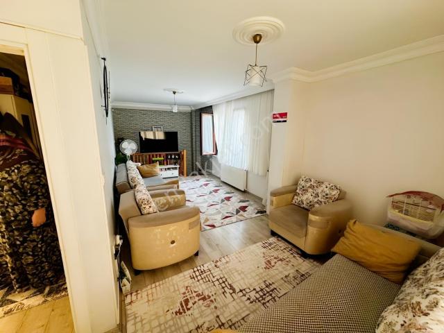 Satılık Ters Dubleks Eyüp Güzeltep'de 3+1 140 M²
