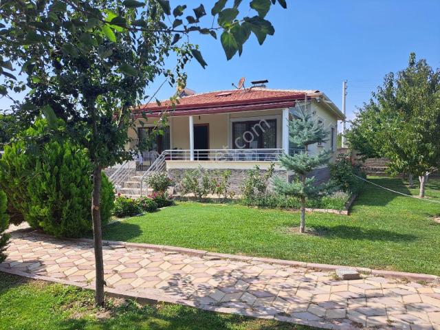 Satılık Vılla Niğde Bor Bentkavak Mekinde 1264 M² Arsa İçerisinde