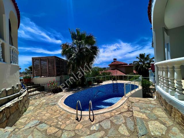Satılık villa Avsallar/alanya 3+1 Müstakil Havuzlu