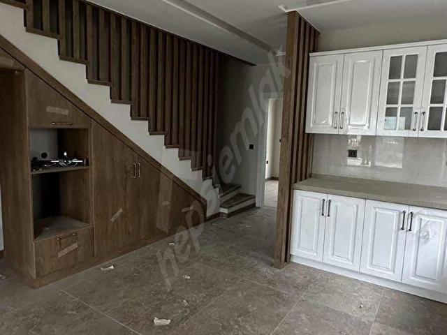 Satılık villa köşe konumda sıfır