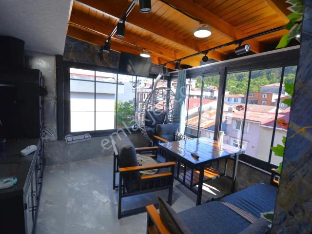 Satılık 160 M2 Eşyalı Özel Yapılmış Dekorlu 6+1 İki Tane Daire