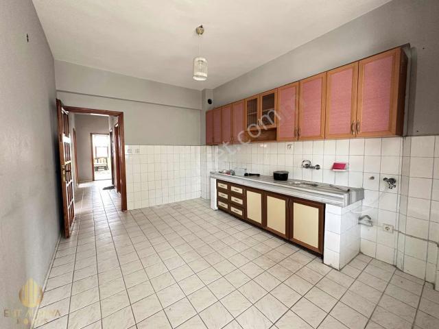 Satılık 2+1 Ayrı Mutfak Kısmi Deniz Manzaralı 120 M2 3 Cepheli