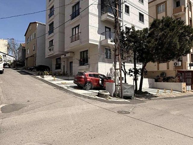 Satılık 2+1 Daire Metro Yakını Cadde Üzeri Merkezi Konum