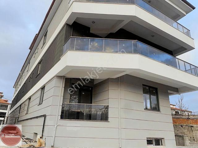 Satılık 2+1 Daire: 100m², Yüksek Giriş, Merkezi Konum