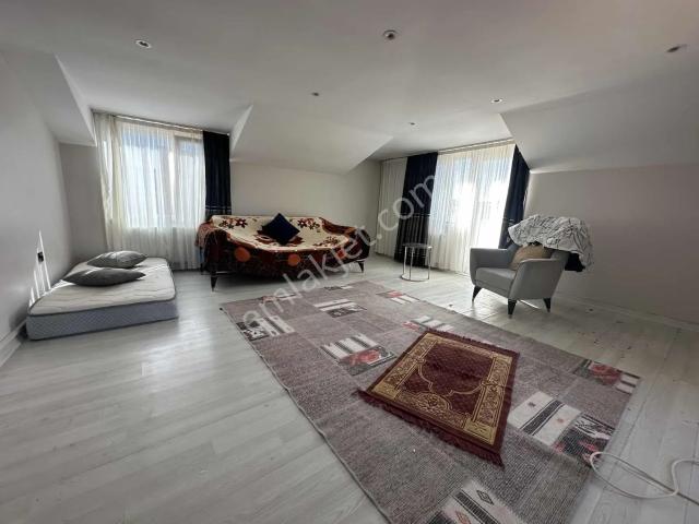 Satılık 2+1 115 M2 Geniş Teraslı Çatı Katı Meclis Mahallesi