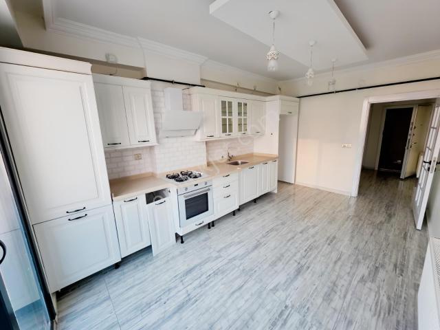 Satılık 2+1 120 M2 Yeşilpark Deluxe