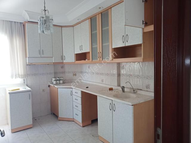 Satılık 3+1 Beyazevler De Odaları Geniş İskanlı Hasarsız Bina Site İçerisin De 4000000tl