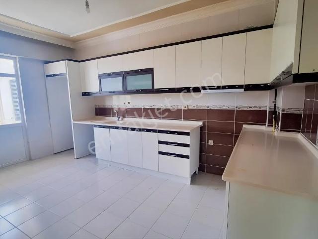 Satılık 3+1 Daire, Kayseri Gross Karşısı, Site İçi,kilerli