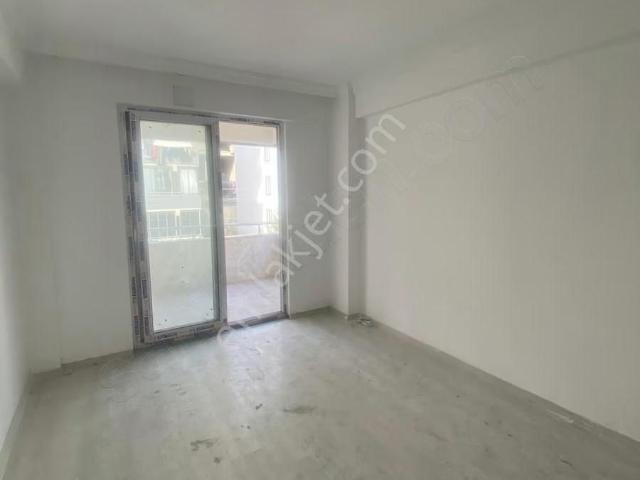 Satılık 3+1 Sıfır Daire 2.kat 3.000.000 Tl Abdülhamit Camisi Civ