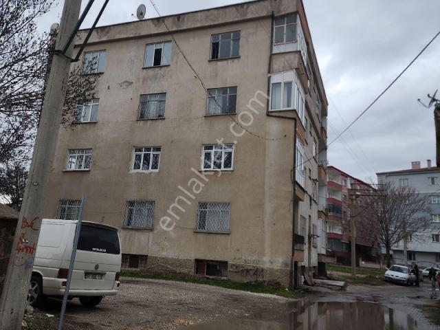 Satılık 3+1 Sobalı Daire Yatırımlık Niğde Bor Fatih Mahallesinde Çarşı İçerisinde Konumu Süper