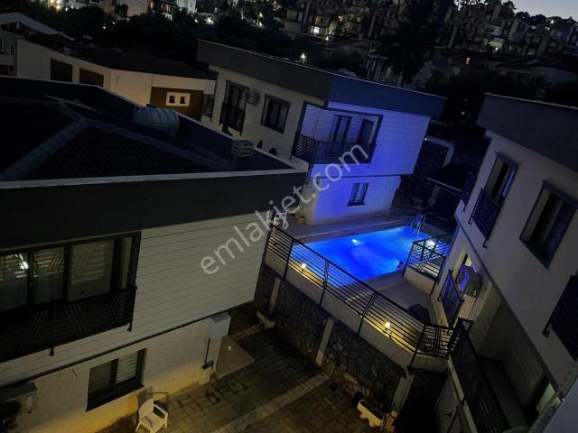 Satılık 4+1 Eşyalı Havuzlu Villa