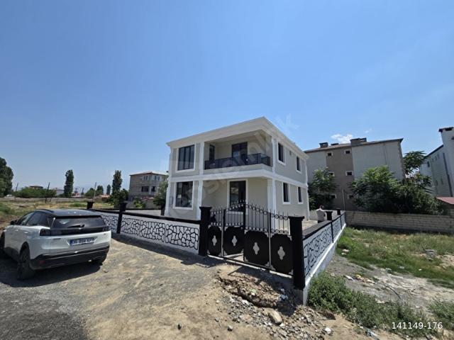 Satılık 4+1 Ultra Lüks Villa Iğdır Merkez Cumhuriyet Mahallesi